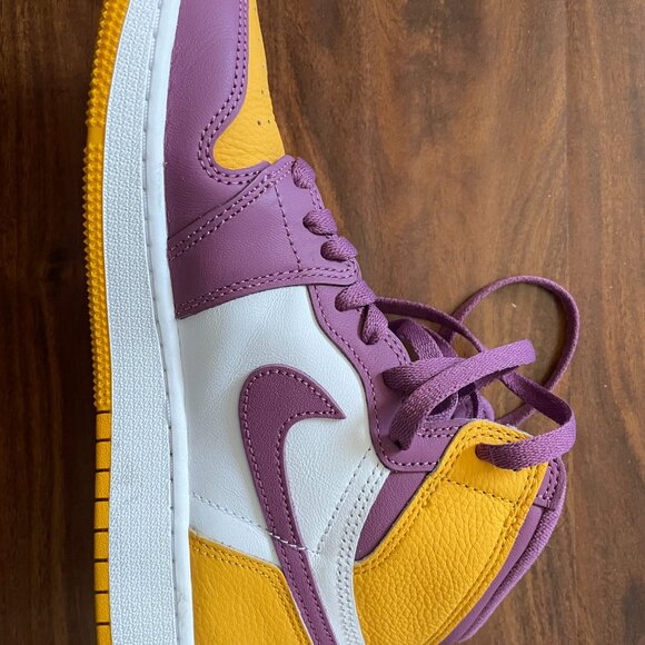 Air Jordan 1 Rretro High OG GS "Brotherhood" - Youth 6.5 Women 8 with box - Picture 15 of 15